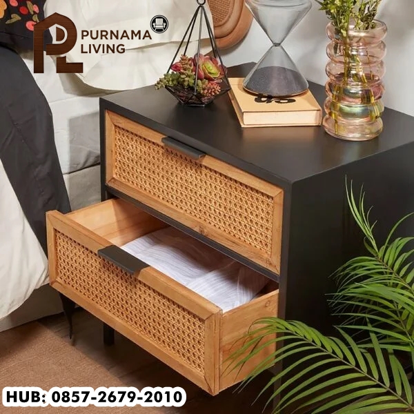 Meja Nakas Rotan Klasik Naoma