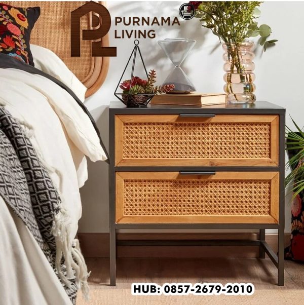 Meja Nakas Rotan Klasik Naoma