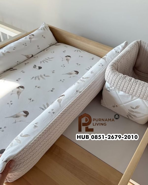 Nakas Penyimpanan Kayu Solid